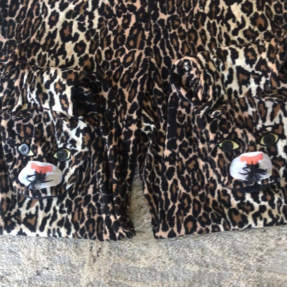 NICK & NORA CHEETAH PRINT ONE PIECE FOOTIE PAJAMAS - Picture 2 of 4